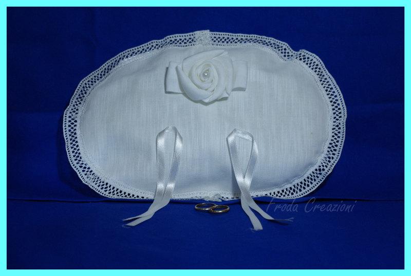 Mariage - Wedding  Ring Pillow - "Oval Rose"