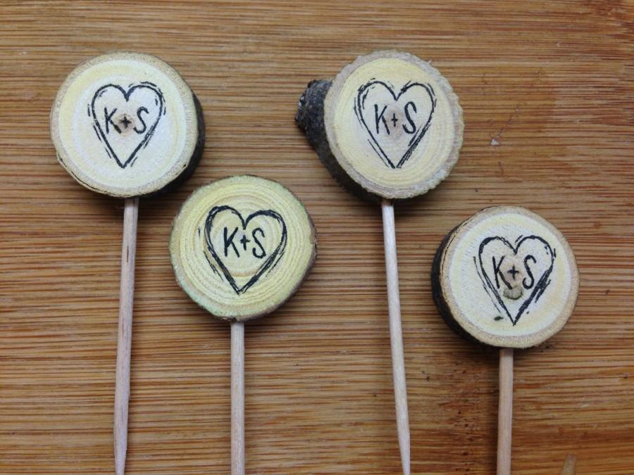Hochzeit - Rustic Wedding Cupcake Toppers Custom Initials Hearts Tree Slice / Bridal Shower Party Picks / Wedding Decor / Wood Decor / Cupcake Picks