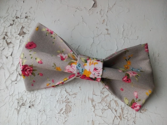Wedding - cottage wedding bow tie brown shabby chic bowtie vintage self tie freestyle small roses necktie country floral ties pequeñas rosas corbata