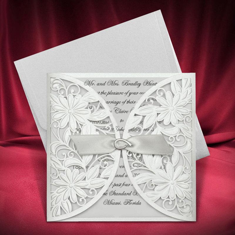 Mariage - Beautiful Invite Original Invitations Silver Color Wedding Invitation Bridal Laser Cut Invitation Design Creative Invitation RSVP Cards