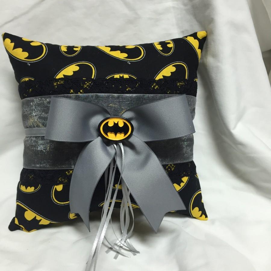 Hochzeit - Custom Bat Hero Wedding Ring Bearer Pillow