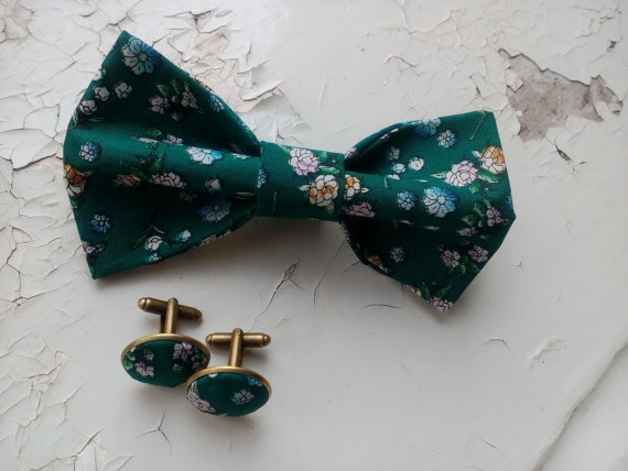 Hochzeit - emerald floral bow tie matching pocket square hunter green bowtie floral necktie wedding cufflinks father of the bride gift vater der braut