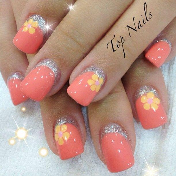 Hochzeit - Daisy Flower On Baby Pink With Glitters On Root Of Nails