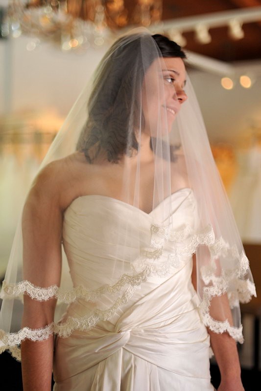 Mariage - Alencon lace veil Waist Length Lace 2 Tier Wedding Veil - Eleanor