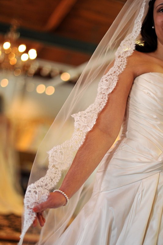 زفاف - Chapel Length Alencon Lace Wedding Veil - 90" - Marie