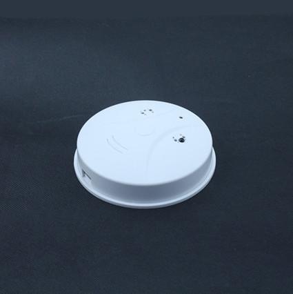 زفاف - Getarnte Überwachungskamera in Form eines Rauchmelders
