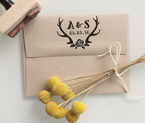 زفاف - Custom wedding date rubber stamp with antlers and a rose, return address stamping and customized gift.