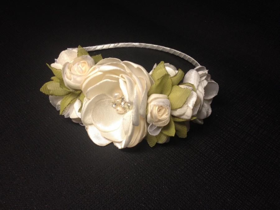 Mariage - Ivory bridal headpiece, Bridal flower crown, Ivory flower wreath, Bridal headband, Bridesmaids gift, First communion, Flower girl headband