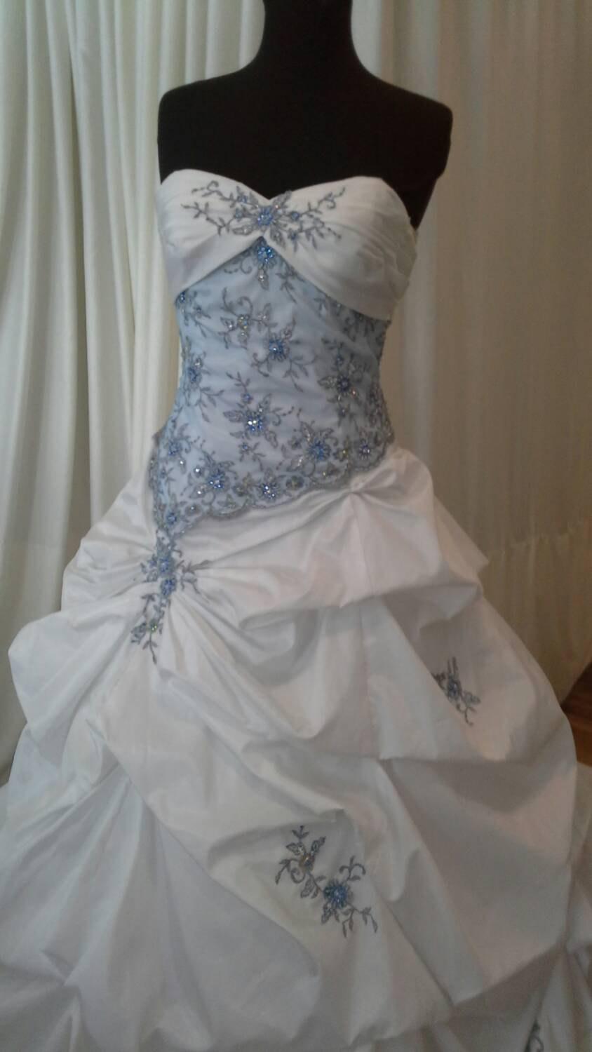 Hochzeit - White and blue "fairytale" ballgown/wedding dress