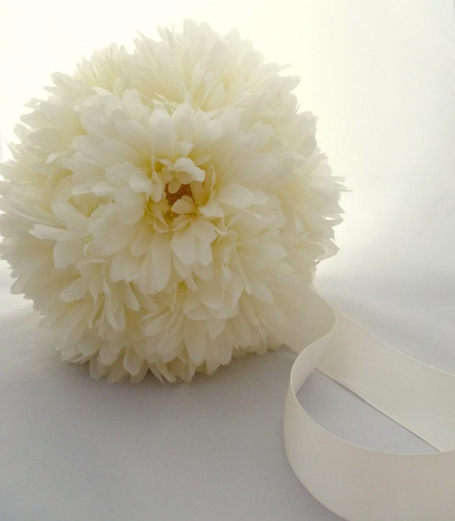 زفاف - SALE Petal Perfect Ivory Gerber Daisy Pomander