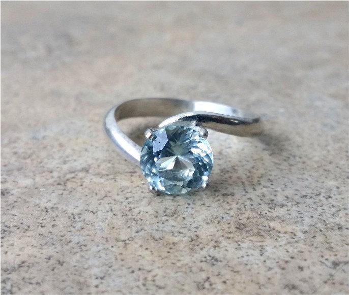 Mariage - Aquamarine ring - Genuine Aquamarine in Sterling Silver or Gold - Engagement ring - March Birthstone - 19th Anniversary