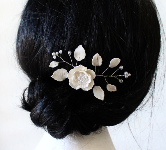 Hochzeit - Bridal Flower Hair Pin , White Poppy Hair Pins, Bridal White Hair Flowers, Hair Pins, Wedding Hair Accessories, Bridal Headpiece