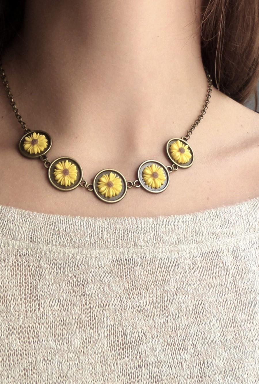 Hochzeit - Sunflower Necklace Yellow Flower Collar Sunflower Jewelry Bronze Necklaces Sunflower Wedding Favors Sun Flower Necklaces Handmade Helianthus