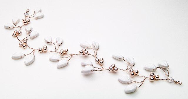 Свадьба - White Bridal Hair Piece, Hair Vine,  Bridal Hair Accessory,  Wedding Hair Accessory with leaves and pearls,