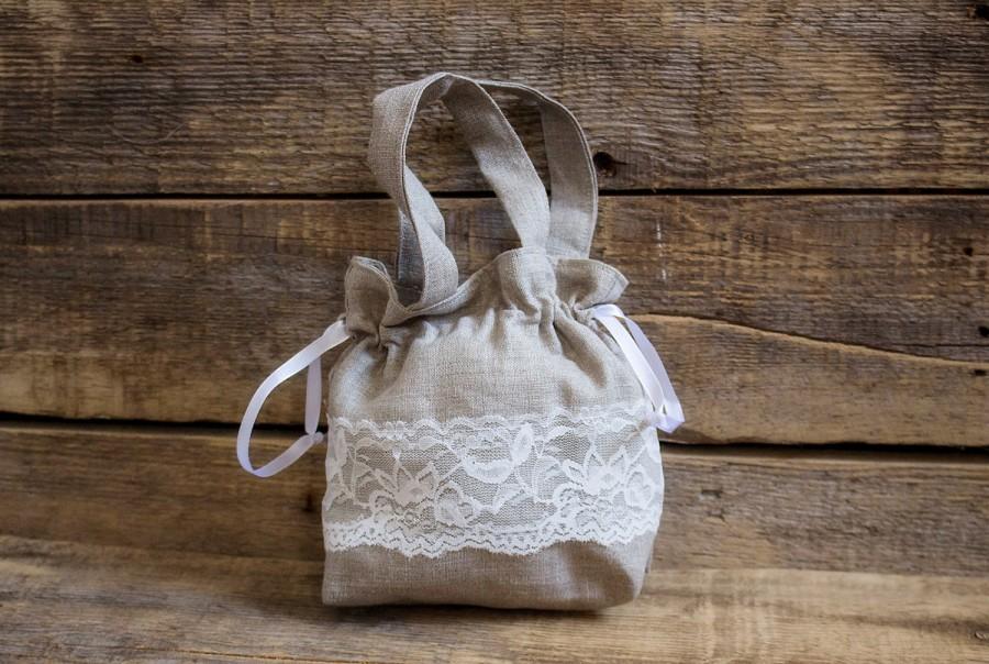 Свадьба - Linen Girl Handbag,  Wedding Sachet, Small Handmade White Lace  Bag, Grey, Rustic Party Bag