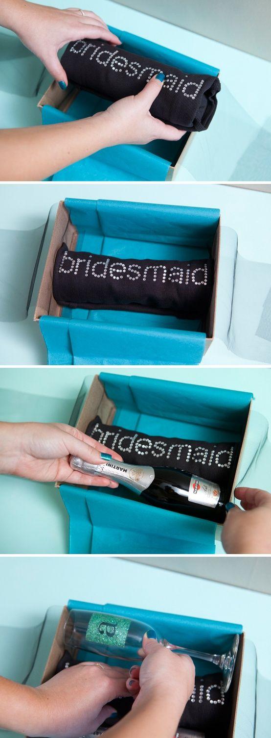 Свадьба - Bridesmaid Idea...cute