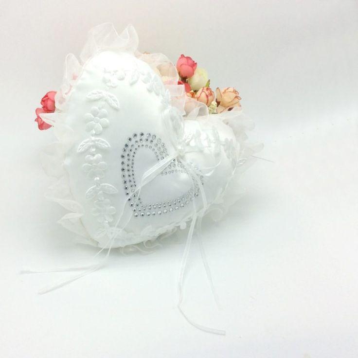 Mariage - Rhinestone Heart-Shaped Bowknot Bride Flower Girl Ring Pillow Lace Wedding Decoration