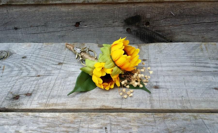 Wedding - Rustic Sunflower, Baby's Breath, and Deer Antler Wedding Boutonniere, Grooms Boutonniere, Woodland Wedding Accessories, Rustic Boutonniere