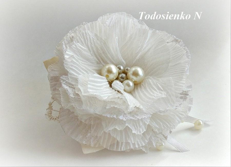 Свадьба - Ivory Wedding Flower Hair Piece, Rustic Wedding Hair Flower Bridal Accessories flower gofre Flower silk handmade.  Bridal Hair Piece Floral