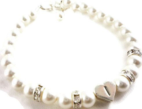 زفاف - Personalized Flower Girl Bracelet with White Swarovski Pearls, Sterling silver Heart Initial Beads and Crystal Rhinestone Flower Girl Gift