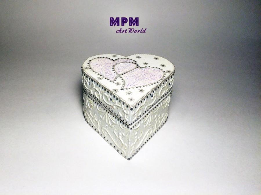 Mariage - Loving hearts. Wedding Heart Ring Box. White Hand Painted Ring holder. Wedding decor. Wedding gift. Jewelry box. Trinket box. Wood box.
