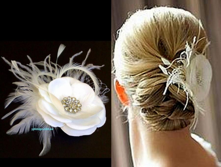 Hochzeit - Ivory Bridal Fascinator, Rustic Wedding Headpiece, Feather Fascinator, White Flower Hair Clip, Bridal Headpiece, Wedding Hair Clip, RACHEL