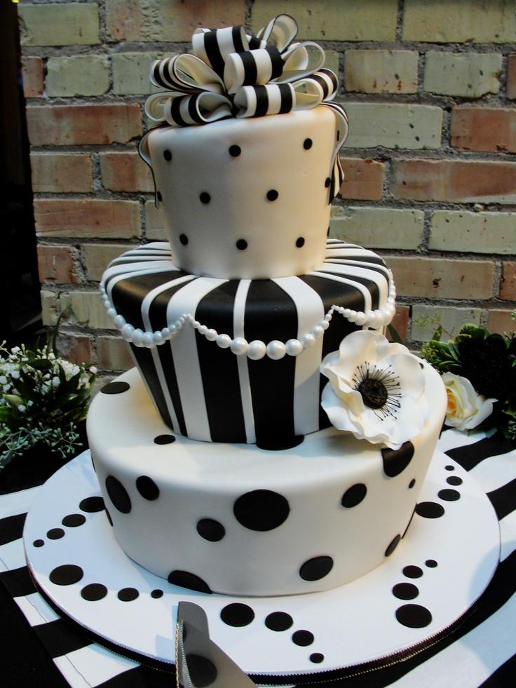 Mariage - Black & White Stripes — Whimsical / Topsy-Turvy Cakes