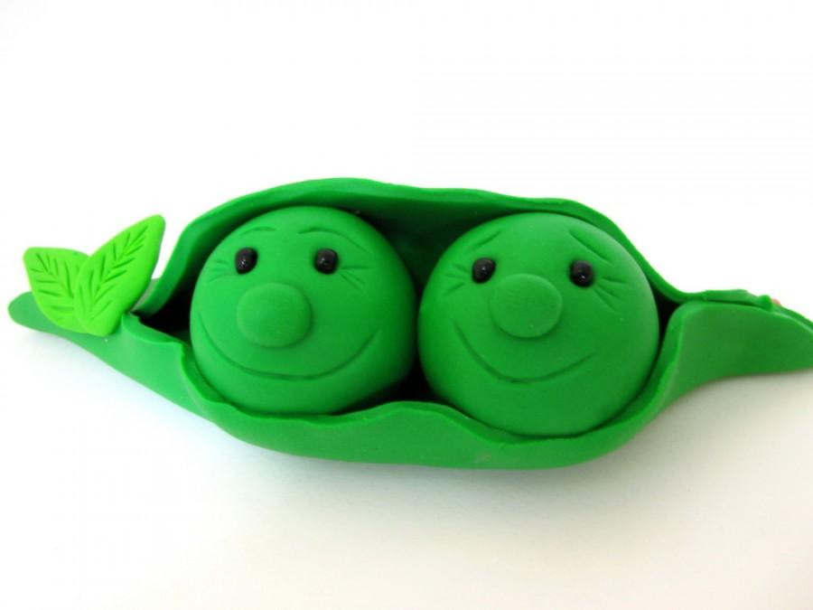Mariage - Two peas in a pod, wedding cake topper, polymer clay