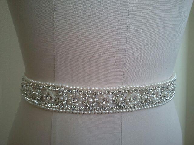 زفاف - SALE - Wedding Belt, Bridal Belt, Sash Belt, Crystal Rhinestone & Off White Pearls - Style B30099