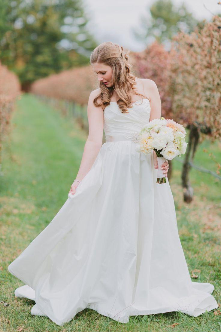 Hochzeit - You've Never Seen A Farm Wedding As Pretty As This Intimate Fall Day