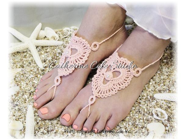 Hochzeit - BEAUTIFUL crochet barefoot sandals - peach