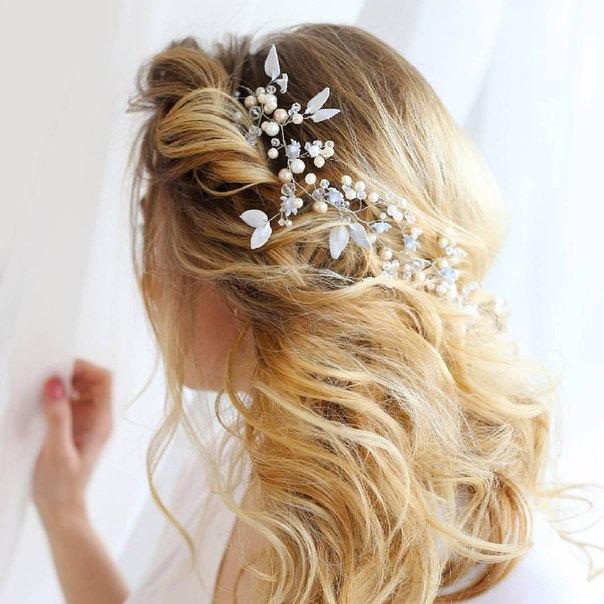 Wedding - Bridal handmade headpiece, Wedding hair vine, ,Cristal and Pearl Bridal Headpiece, Bridal Hair Halo, Crystal and Pearl Wedding Hair Piece.