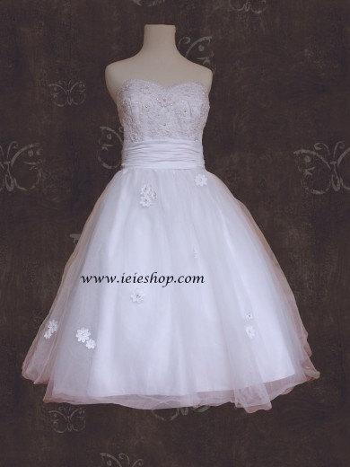 Wedding - 50s Retro Bombshell Style Tea Length Wedding Gown with Daisy Flowers