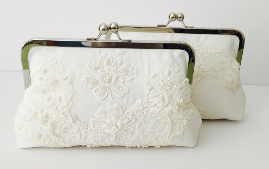 Mariage - CUSTOM, HEIRLOOM, REPURPOSE old wedding dress into a bridal clutch - reuse an old dress -  mom or grandmas -  Made from Moms Dress