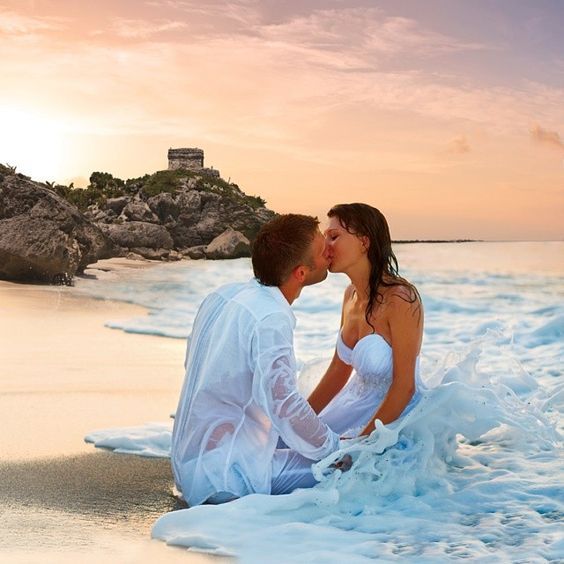 Свадьба - How To Plan A Beach Themed Wedding Ceremony