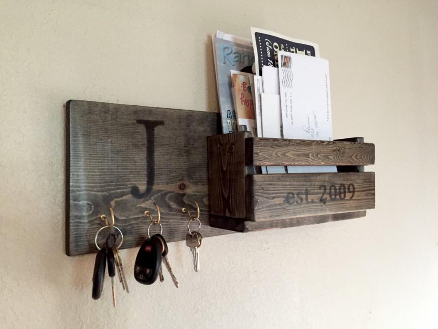 Rustic letter and key holder 