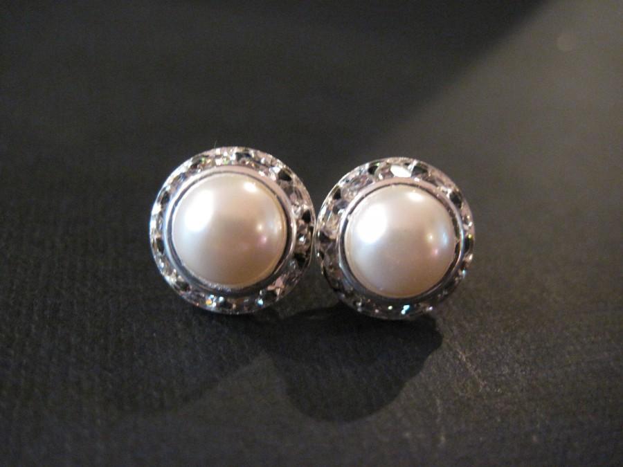 Hochzeit - Swarovski Cream Pearl Studs/Cream Pearl Earrings/Bridesmaid Earrings/ Swarovski Studs/Pearl Jewelry/Pink Pearl Studs/White Pearl Studs
