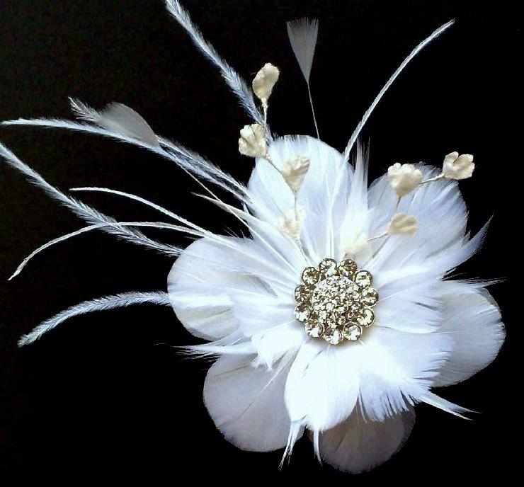 Hochzeit - Bridal Fascinator, Flower Headpiece, Feather Hair Clip, Wedding Hair Clip, Flower Hair Clip, Wedding Fascinator, Wedding Barrette, NIRVANI