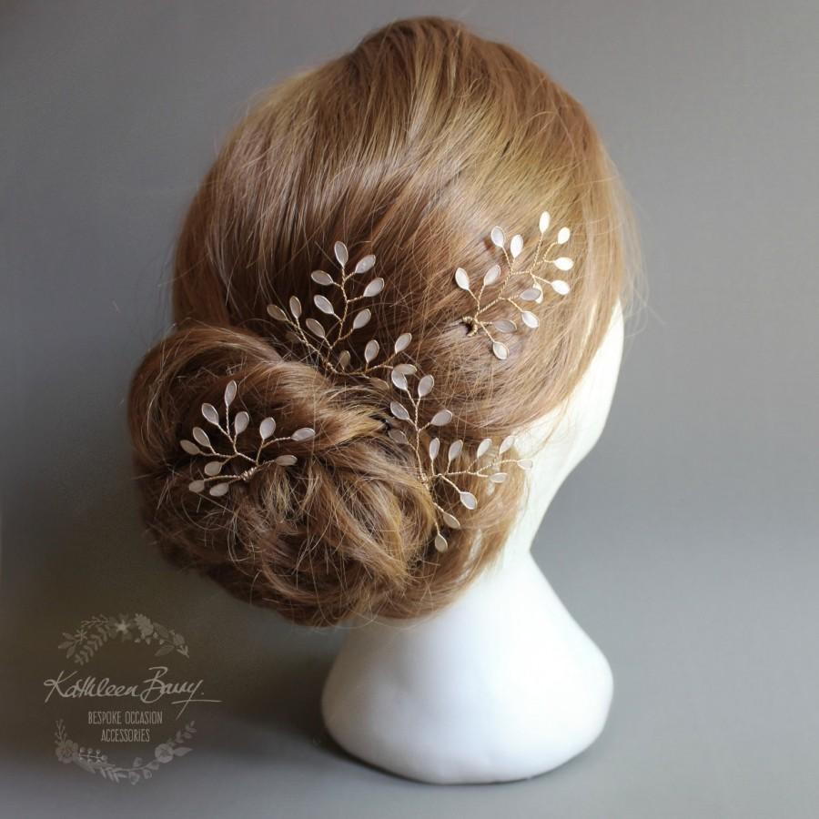 Свадьба - Sarah Faye Leaf hair pins Bridal wedding hair accessories pearl leaf detail wire hair pins - silver gold wirework leaf inlay colors to order