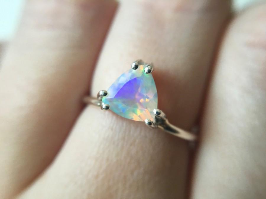 زفاف - Trillioin Faceted Ethiopian Opal Ring - sterling silver opal ring - faceted welo opal ring - opal engagement ring - triangle stone ring