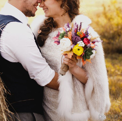 Mariage - wedding rustic succulent bouquet. Succulent, peonies, snowberry, brunia, ranunculus, wheat