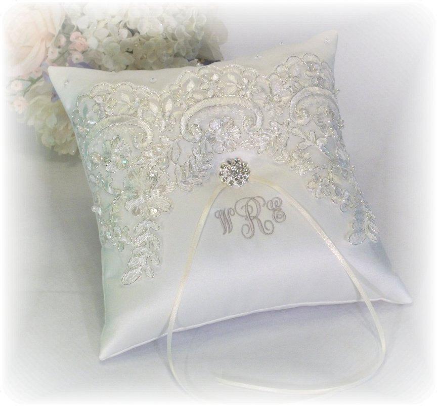 زفاف - Ring Bearer Pillow Ivory with Silver Thread, Ivory Ring Bearer Pillow, Monogrammed Ring Bearer Pillow, Personalized Ring Bearer Pillow
