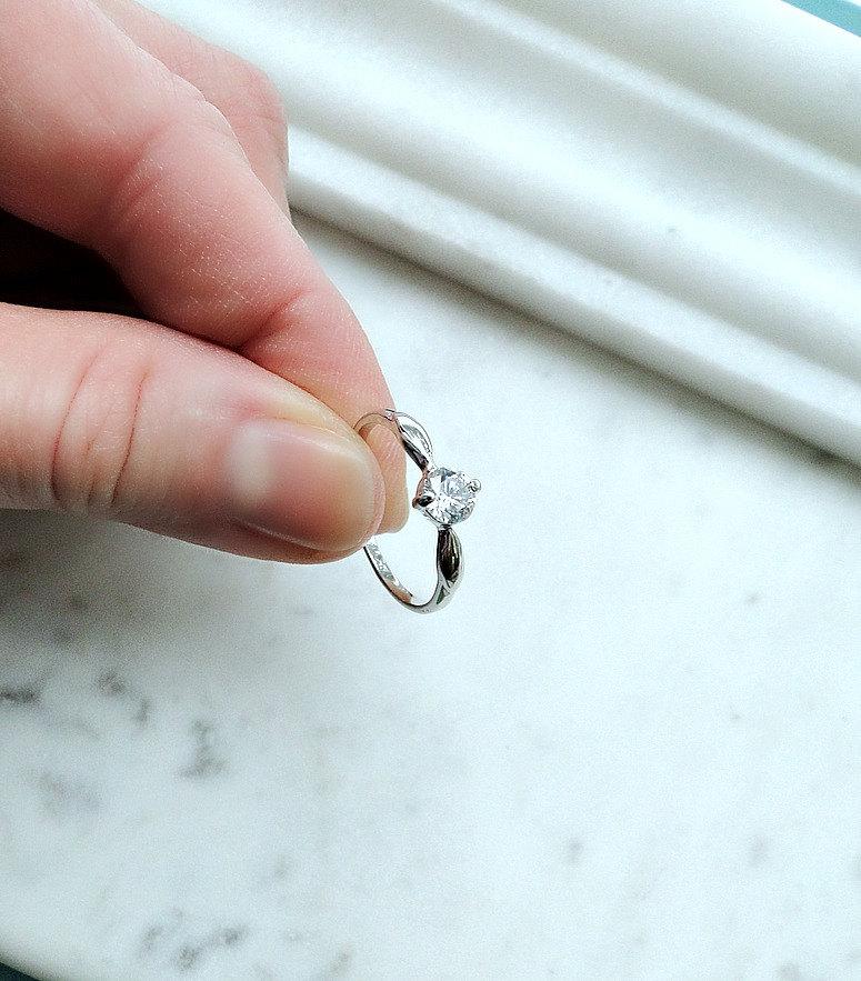 Mariage - Simple engagement ring, solitaire silver ring,  silver stacking ring, simple promise ring, skinny diamond ring, sterling silver skinny ring