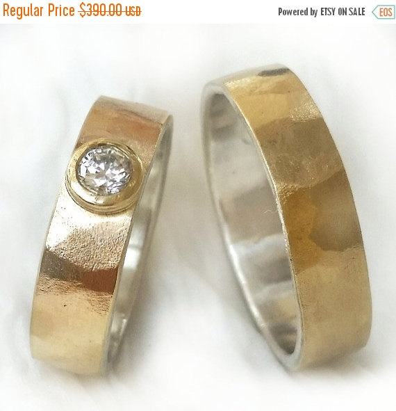 Mariage - SUMMER SALE 20% OFF cubic zirconia, promise ring set, his and hers chic wedding bands, thin and lightweight  rings, hammered gold sheet on s