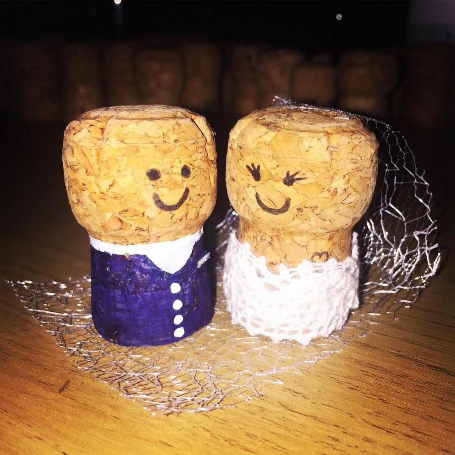 Свадьба - Mr and Mrs Cork Cake Topper