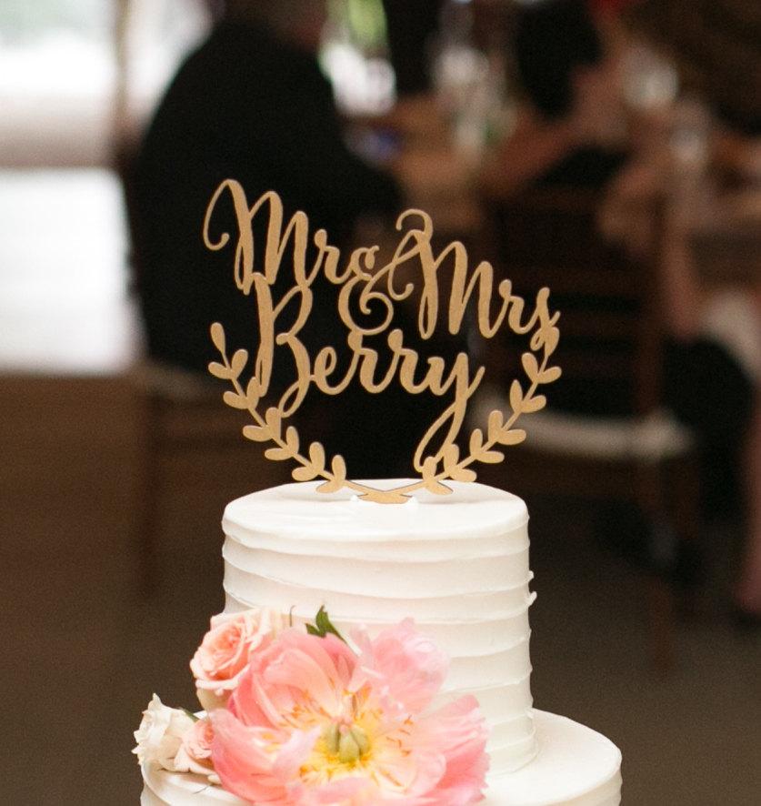 Hochzeit - Custom wedding cake topper, personalized cake topper, rustic wedding cake topper, names cake topper, leaf design cake topper