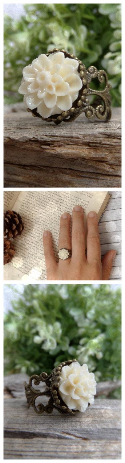 Свадьба - Victorian Flower Ring Antique Adjustable Ring Victorian Jewelry Ivory Rose Ring Bronze Floral Ring Cameo Rings Filigree Ring Victorian Rings