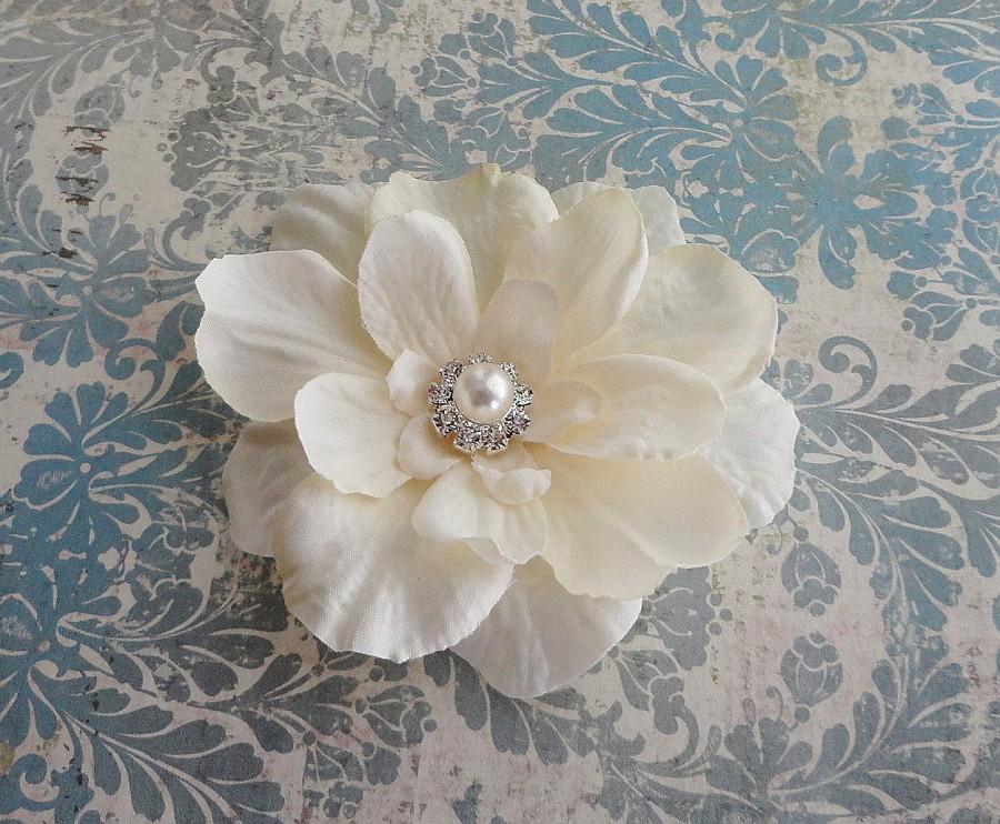 Mariage - Bridal Ivory Flower Clip w/ Pearl Rhinestone Center - Small Wedding Flower Pin -  Flower Girls Hair Clip  - Hair Pin - Flower Brooch