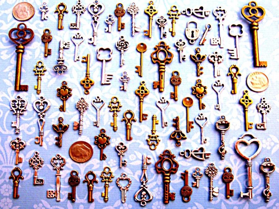 Hochzeit - 68 Bulk Lot Skeleton Keys Vintage Antique Look Replica Charms Jewelry Steampunk Wedding Bead Supplies Pendant  Collection Reproduction Craft
