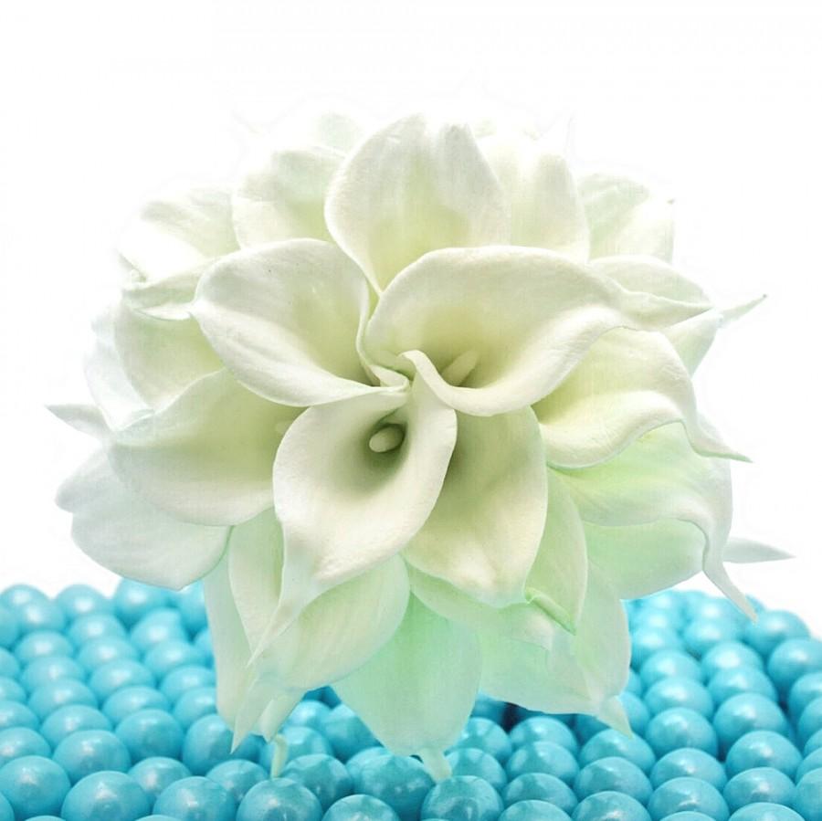 زفاف - White Wedding Bouquet - Two Dozen Real Touch Artificial Calla Lilies - Select Ribbon and Pin Colors